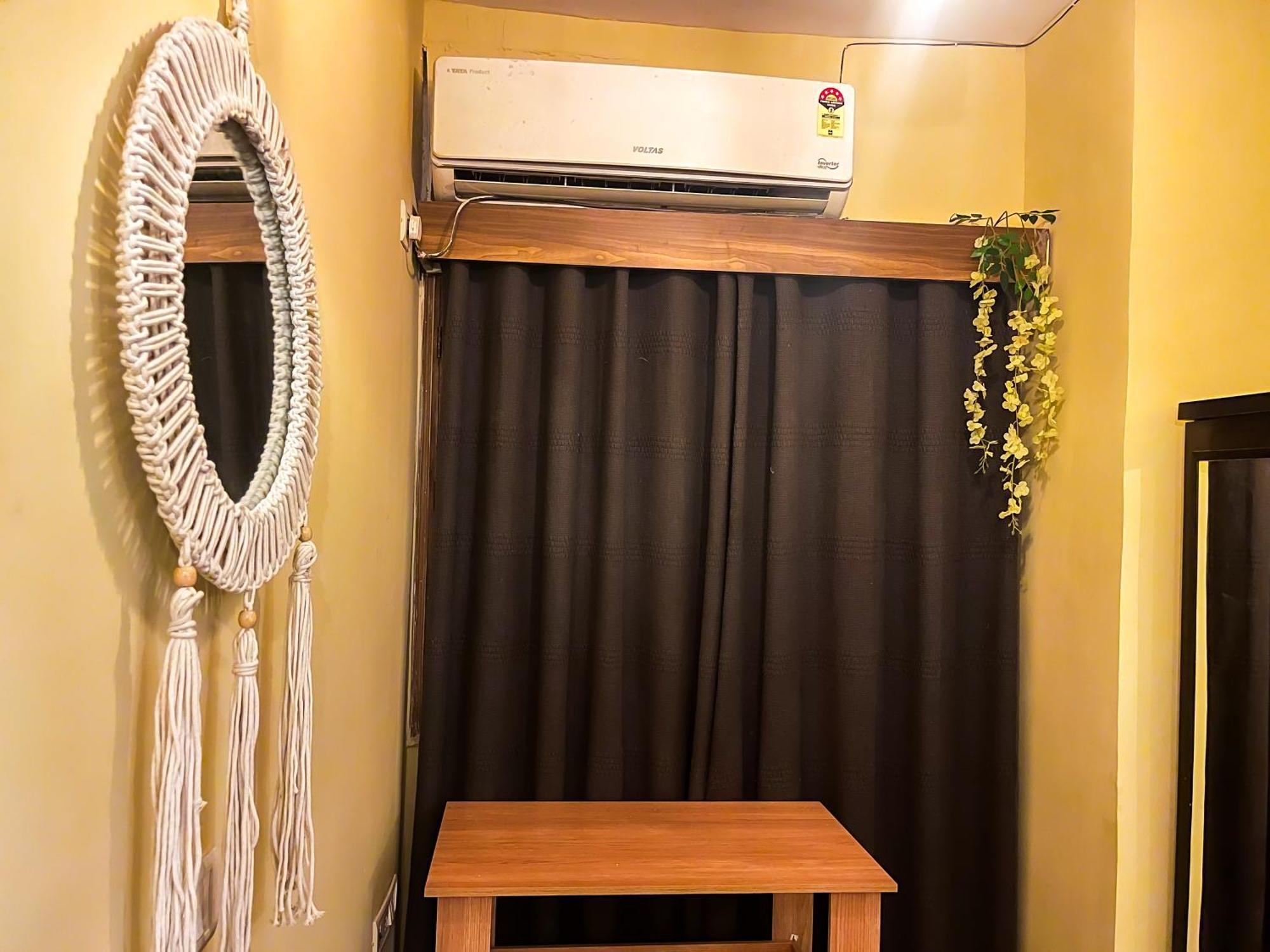 Bed & Breakfast Atharva's By Goaround Homes - Nehru Enclave Metro, South Delhi *